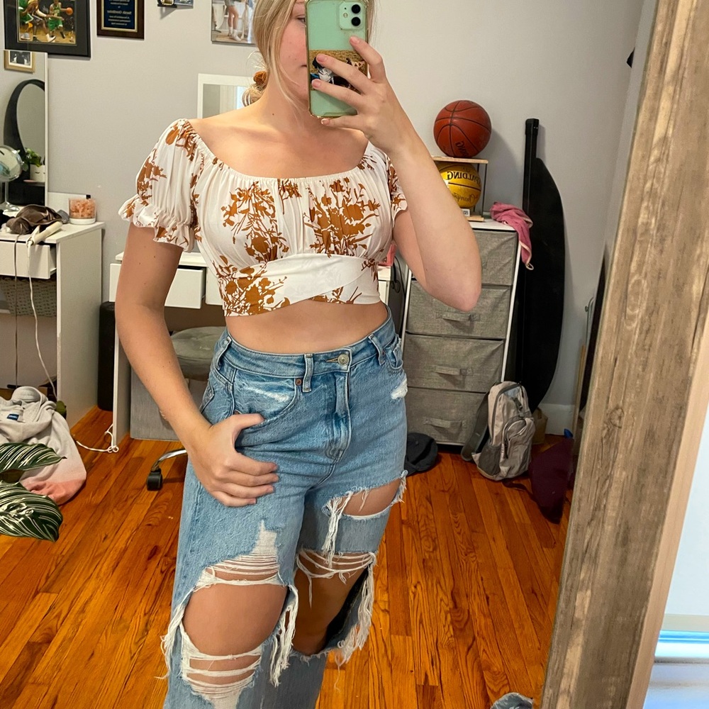 crop top w tie back never worn